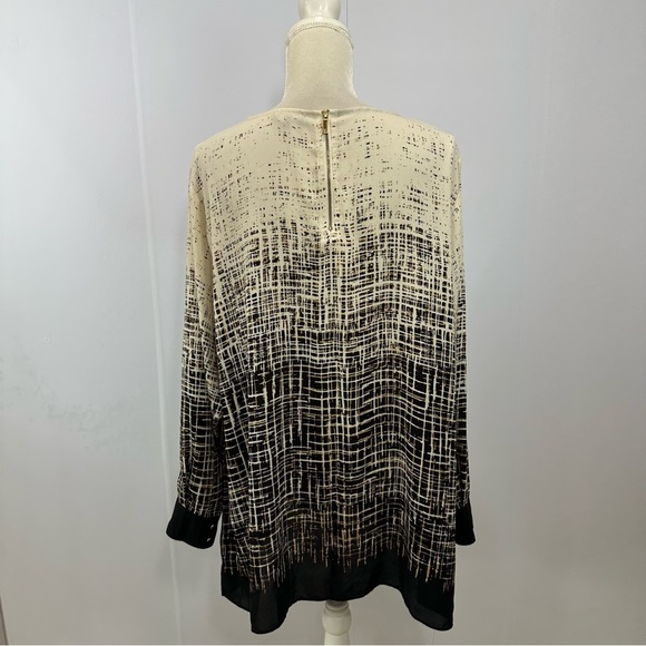 Vince Camuto Plus Size 3X Ivoryy Black Abstract Top - Picture 3 of 8